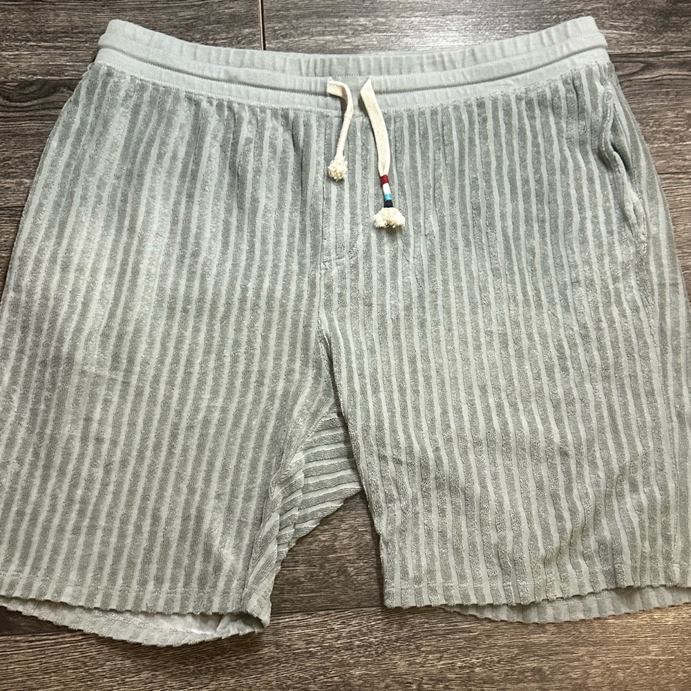 Very lightly worn!! Sol Angeles Light Green Terry Lounge Shorts